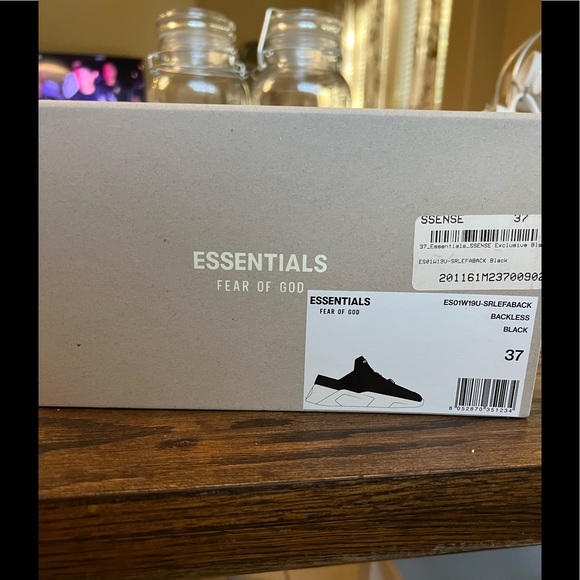 NIB Essentials Fear of God Sneaker - Picture 2 of 11